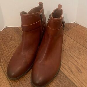 Vince Camuto Women’s Boots Size 7M